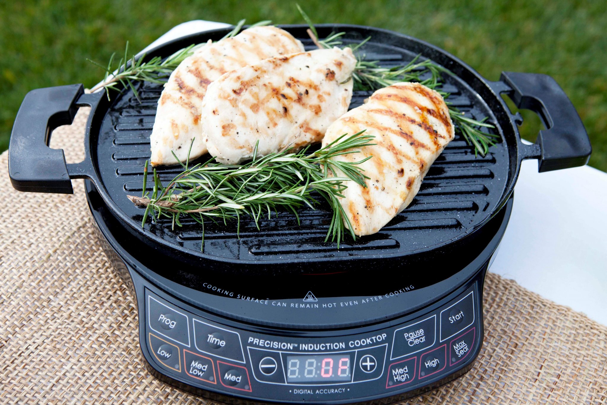 Griddle outdoors with Chicken