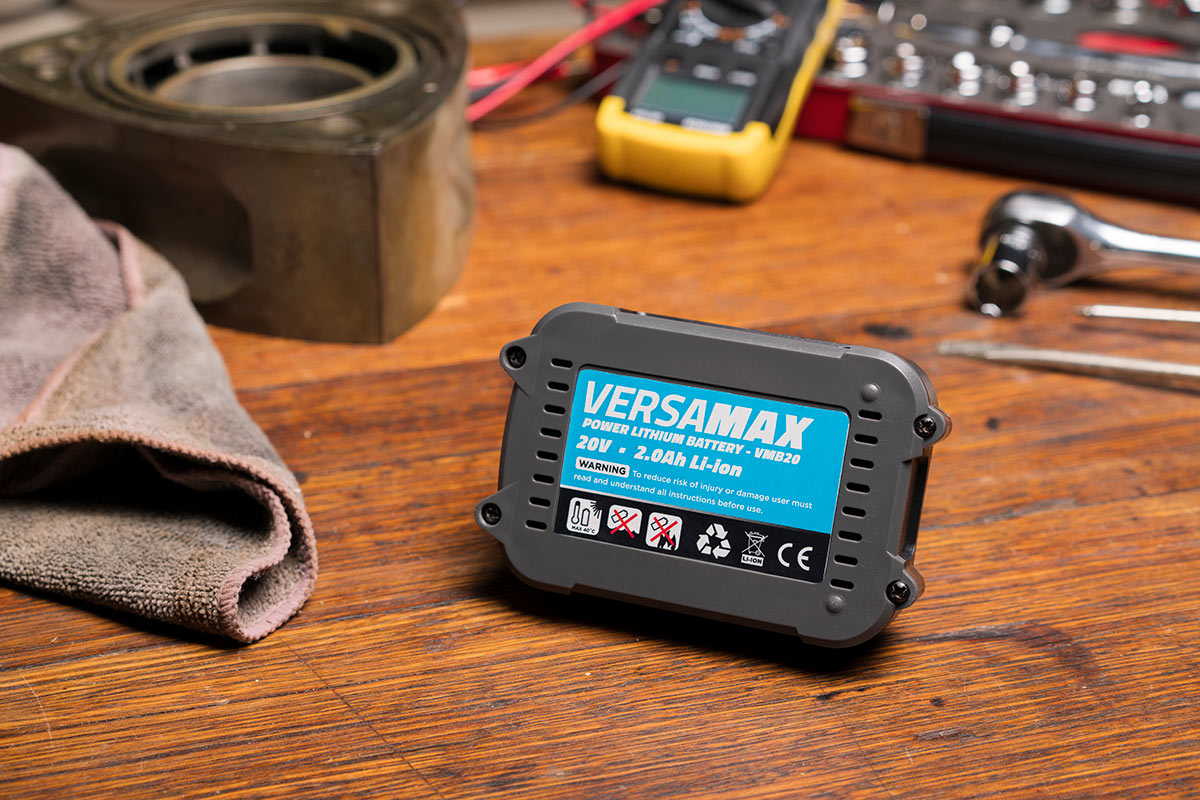 Versamax-20v-Rechargeable-Li-Ion-Battery-on-bench